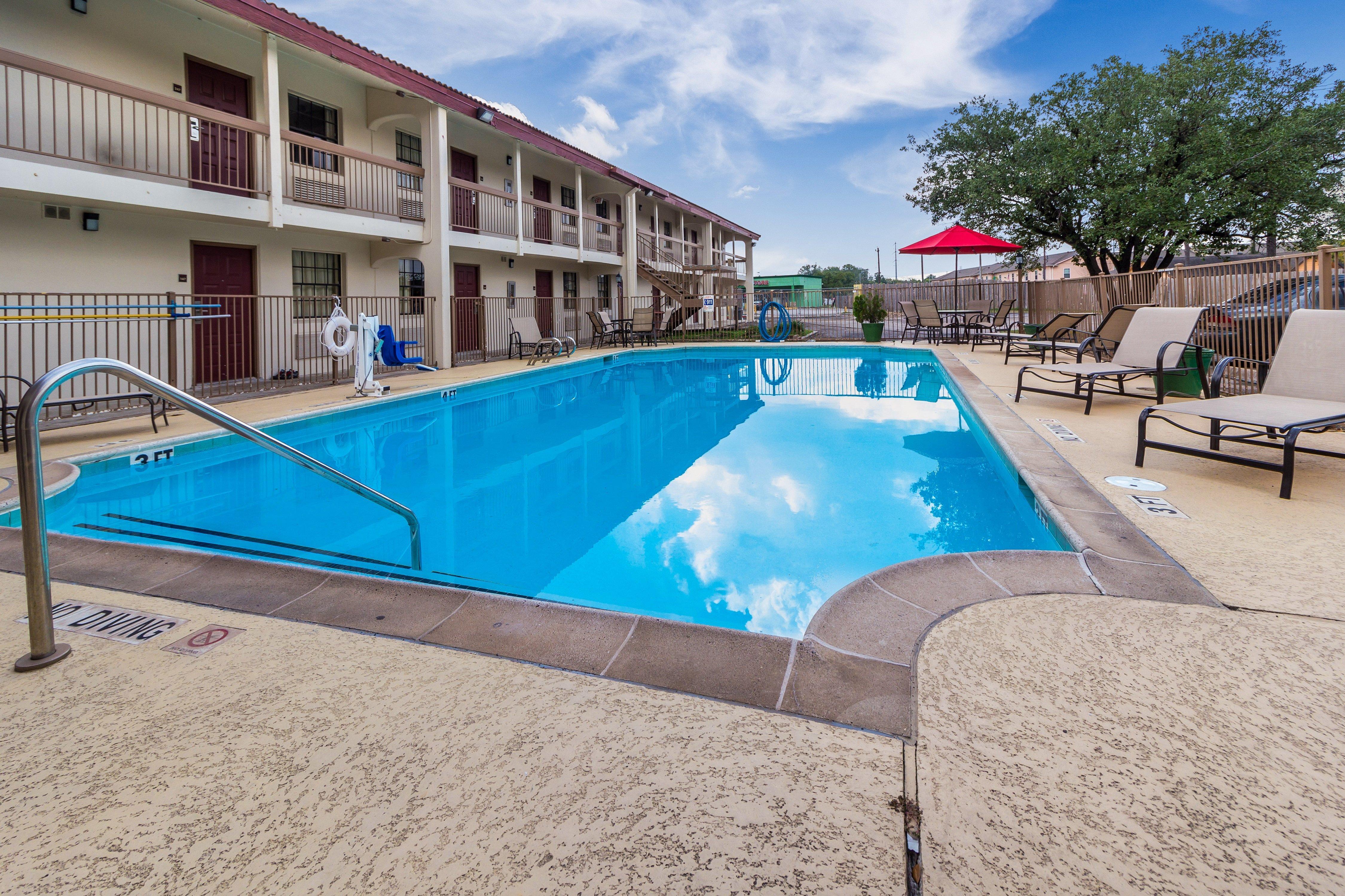 Red Roof Inn Houston East I-10 Exterior foto